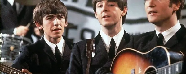 Paul McCartney v knjigi seveda veliko pripoveduje tudi o veličastnem uspehu
 z Beatli in prijateljstvu z Johnom Lennonom. 