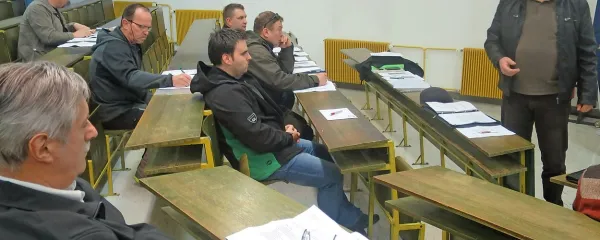 

Zbor skromnega števila članov RD Idrija s predsednikom 
Zoranom Babičem (stoji).