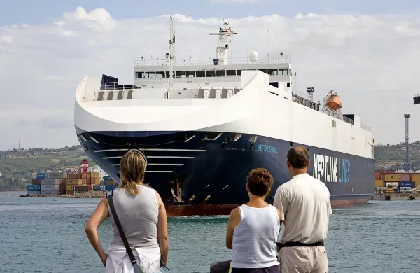 Pretovor vozil v Luki Koper se je v prvem polletju povečal za 
22 odstotkov v primerjavi z enakim obdobjem lani.