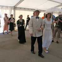 &Scaron;tirimetrska breskova pita se kraj&scaron;a