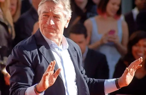Ameriški igralec Robert De Niro, trikratni nominiranec in 
dvakratni dobitnik oskarja, bo za svoje filmske dosežke prejel 
nagrado častno srce.