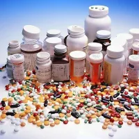 Več zdravil hkrati bo po novem nadziral, preverjal in se z 
bolnikom o tem posvetoval klinični farmacevt.  