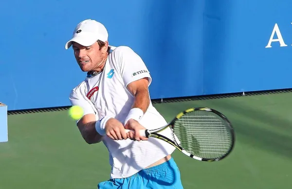 Od treh slovenskih igralcev v drugem krogu challengerja Tilia 
Slovenia Open je prvi na osrednje igrišče v Portorožu stopil 
Blaž Kavčič in se po hudem boju žal poslovil.