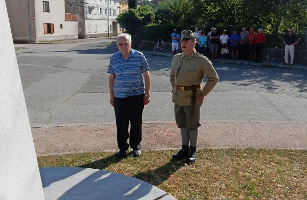 Spominu so se najprej poklonili v Solkanu.