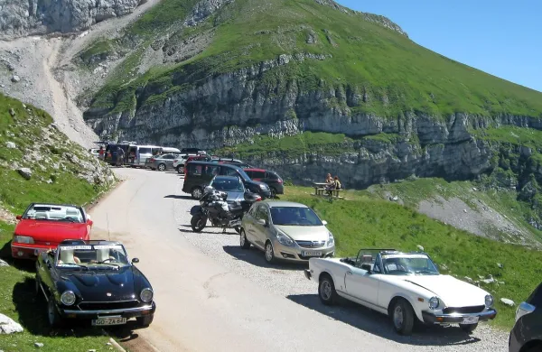 Vsi udeleženci rallyja so prispeli na Mangrtsko sedlo.