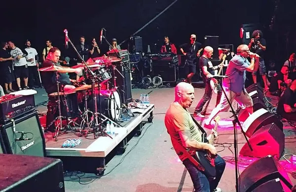 Descendents so predstavili pred dnevi izdan nov album. 