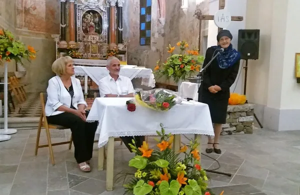 “Knjigi sta dokument naše in vaše zgodovine,” je Vremcem dejala ddr. Marija Stanonik 
(desno). Na sliki sta še Nada Kerševan in  Damijan Florjančič. 