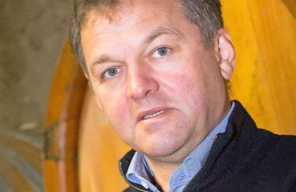 Silvan Peršolja: “Čez mejo smo priča povezovanju  
veliko večjih kleti in posesti, kot smo mi ali 
Vinakoper.  Vedo, da jim bo to olajšalo izvoz 
njihovih vin. To je tudi naše vodilo.”