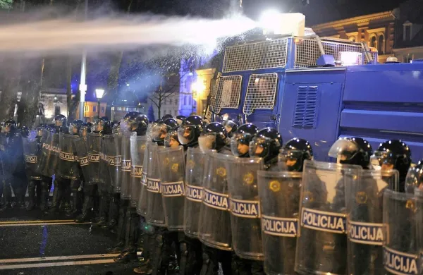 Policisti so vozilo z vodnim topom nazadnje uporabili med 
demonstracijami leta 2012.