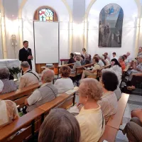 S posvojitvijo žrtve do razumevanja