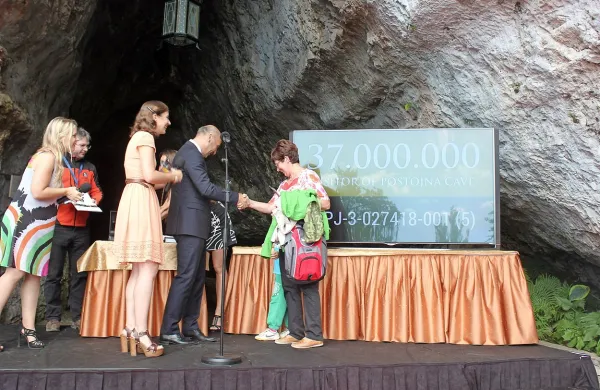Obiskovalka &scaron;tevilka 37.000.000 je bila Slovenka