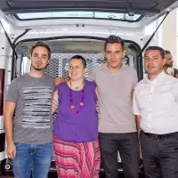 Ana Jurčič v družbi voditelja na Radiu Capris Žige Rustje 
(levo), odgovornega urednika radia Mitje Čehovina in direktorja Trgo ABC Matjaža Avseca (prvi z  desne). 