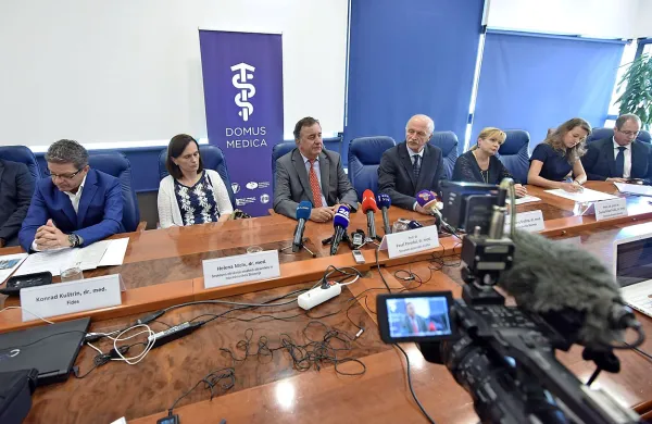 Zdravniška zbornica je prepričana o vsaj objektivni odgovornosti ministrice Milojke Kolar Celarc za tragični dogodek v izolski bolnišnici.