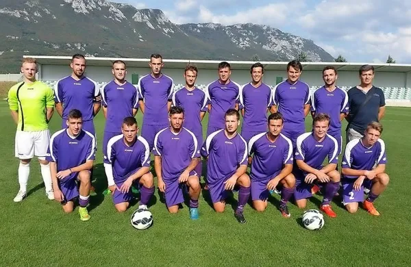 Stojijo z leve: Anže Počkaj, Igor Marinac, Armando Begić, 
Jure Mahne, Nevio Ostojić-Vranković, Dino Piljić, Hrvoje 
Grgurić, Teo Pastuhović, trener: Tihomir Vrbos. Čepijo: Patrik 
Možina, Đoša Lazarević, Matej Zadnik, Robert Vrbos, Ivan 
Pastuhović, Igor Kovačić in Patrik Ujčić.



