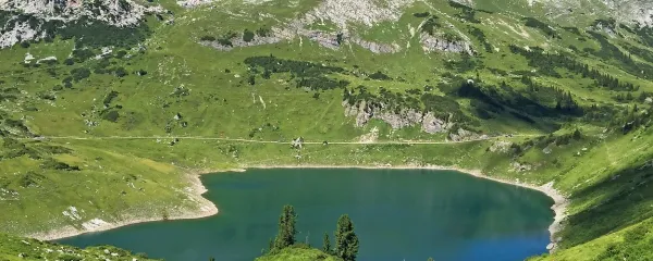 Jezero Formarin, pri katerem se začenja 128-kilometrska pot ob reki Lech. 

