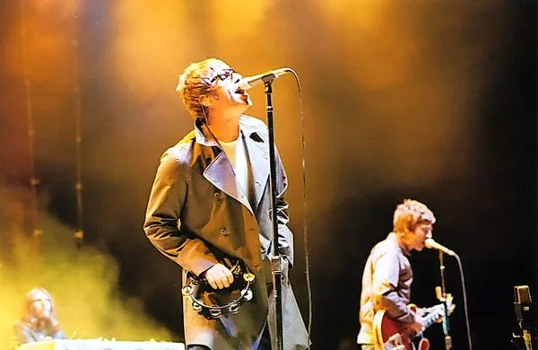 Nekdanji frontman britanske skupine Oasis Liam Gallagher je 
za leto 2017 napovedal debitantski album, ki ga bo izdal pri 
založbi Warner Brothers, s katero je že podpisal pogodbo.