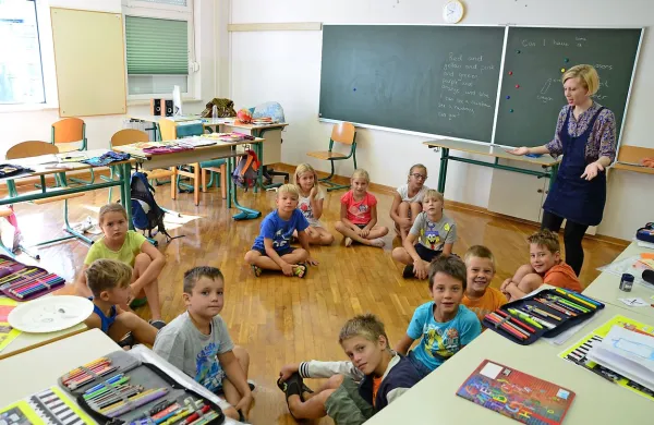  Mlajši so se na vipavski šoli angleškega jezika učili tudi skozi 
igro.  