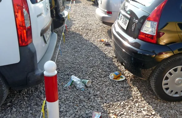 So vozniki packi ali pogre&scaron;ajo ko&scaron; za odpadke?