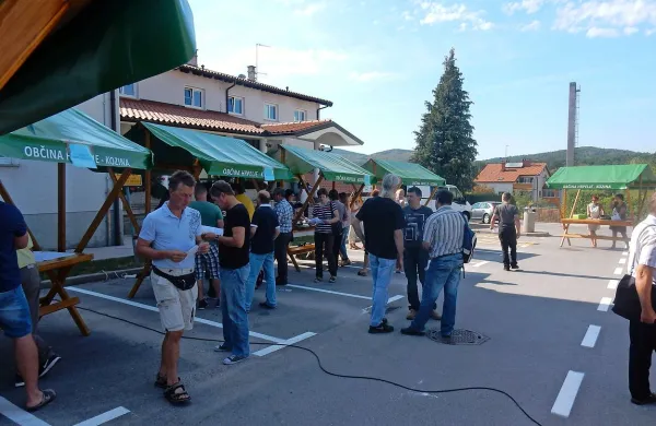 Zaposlitveni sejem v Hrpeljah je privabil delodajalce in iskalce 
dela.