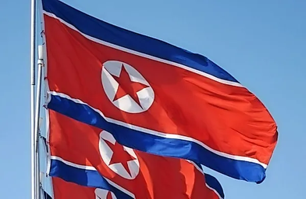 

Severnokorejski podpredsednik vlade Kim Yong-Jin je bil 
kaznovan zaradi svojega neprimernega položaja med sejo 
parlamenta, saj naj bi za govorniškim odrom zaspal.