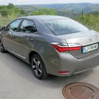 Po obliki se je približala prestižnejšim modelom.