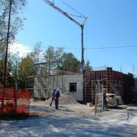 Pri osnovni šoli Kuteževo že gradijo prizidek, ki bo rešil 
prostorsko stisko šole in vrtca. 