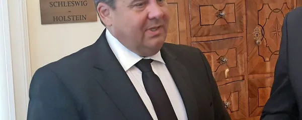 Sigmar Gabriel: “TTIP je propadel, le nihče noče 
priznati.”