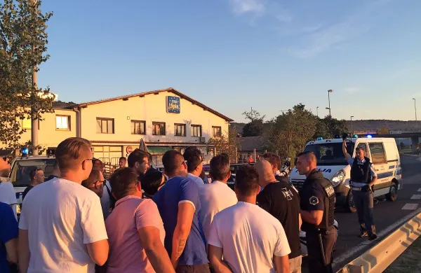 S skuterji zavzeli obalno cesto Izola-Koper