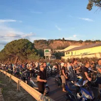 Izolska navijaška skupina Ribari je včeraj organizirala tradicionalni Skuter žur.