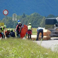 Pokojnike so  odpeljali v dolino. 