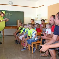 OŠ Otlica: prvošolce in drugošolce je pozdravila Limona 
Simona. 