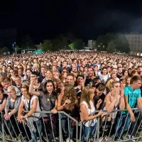 Vrhunec dogodka  zvečer na travniku pred mestno hišo, 
kamor je prišlo  10.000 obiskovalcev.