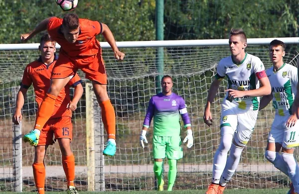 Ankarančani (v oranžnih dresih) so z uvodom v sezono lahko 
bistveno bolj zadovoljni kot Brici.