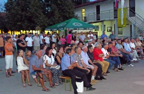 Okrogli jubilej Nogometnega društva Bilje je privabil lepo 
število gostov.