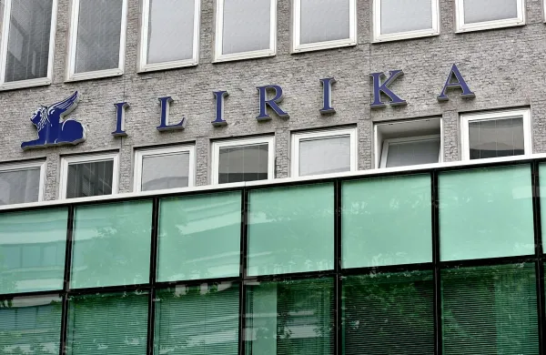  V Iliriki  delničarje netržnih in nelikvidnih delnic vabijo, da 
delnice ponudijo Modri zvezdi.