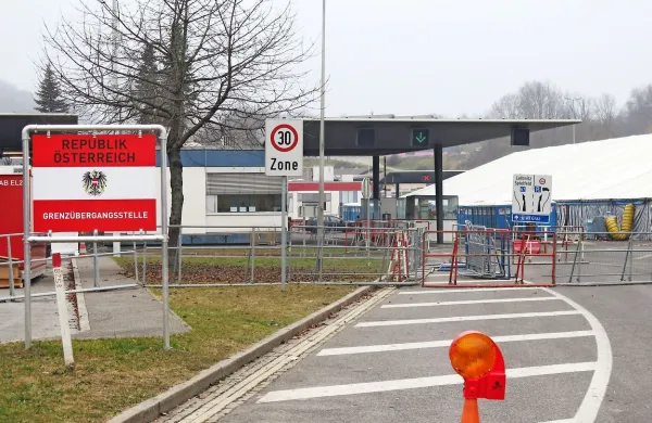 Priseljevanje je treba omejiti do mere, ki še omogoča 
integracijo, je poudaril avstrijski kancler Christian Kern.  