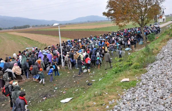 Na televiziji CNN so ugotovili, da so napadalci v Pariz potovali 
po balkanski poti tudi preko Slovenije.