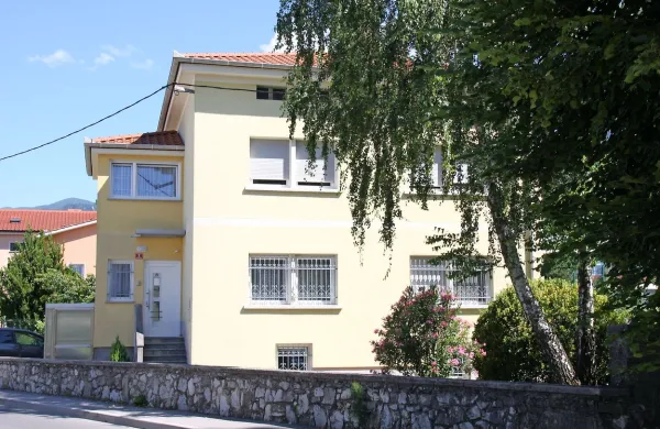 Peterica Romov iz Črnomlja je v župnišče v Ajdovščini vlomila na začetku svojega roparskega 
pohoda sredi januarja.