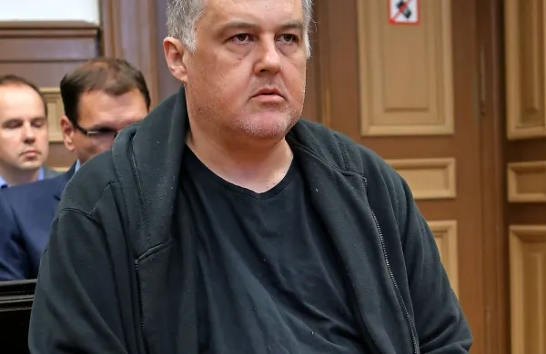 Peter Reberc se včeraj ni udeležil sodnega naroka: sporočil 
je, da je v bolnišnici.