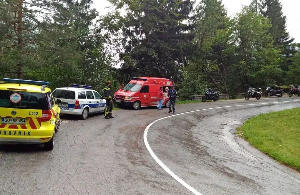 Nemškega motorista so reševalci odpeljali na zdravljenje v 
šempetrsko bolnišnico. 