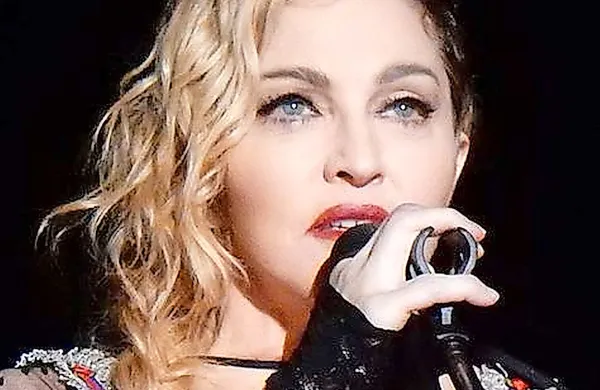  Fotografija Madonne na njenem twitter profilu po odločitvi 
sodišča, da sin Rocco ostane pri očetu Guyju.
