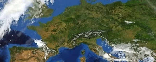 Nad večjim delom Evrope se zadržuje soliden anticiklon