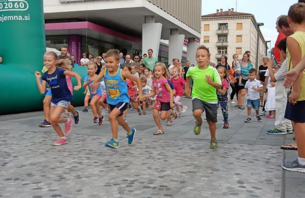 Bevkov Trg je bil popoldne tudi tekaška steza