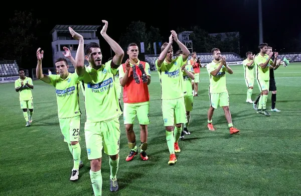 Nogometaši Luke Koper so v 8. krogu Prve lige Telekom 
Slovenije premagali Krško z 1:0 (0:0).