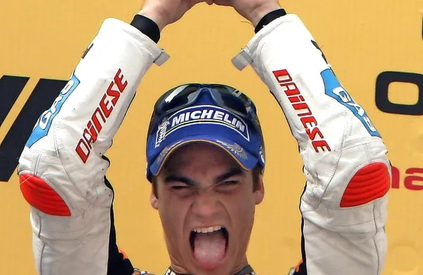 Dirko je nekoliko presenetljivo dobil Španec Dani Pedrosa na 
Hondi, ki je startal šele z osmega startnega položaja, nato pa 
kot za šalo prehiteval tekmece, nazadnje Italijana Valentina 
Rossija.