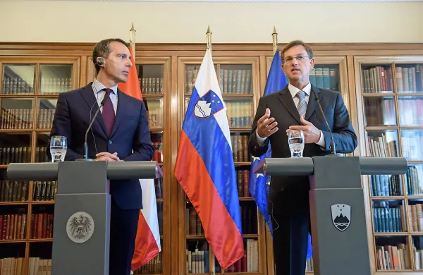  Miro Cerar in Christian Kern sta se zavzela za skupno rešitev 
migrantske krize znotraj EU.