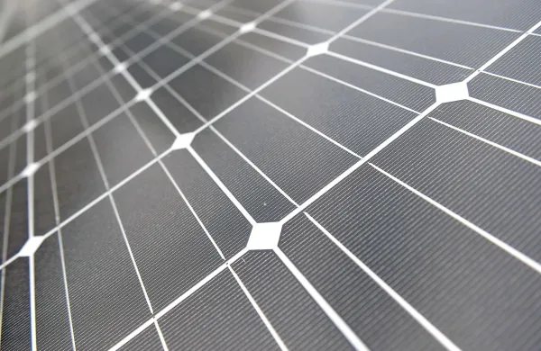 

Sonda Mars Express za svoje delovanje uporablja energijo, ki 
jo proizvede s pomočjo sončnih celic. Ker je sonda v vesolju 
že 12 let in imajo uporabljeni materiali svojo življenjsko dobo, 
se proizvodnja energije zmanjšuje.