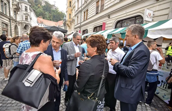 Med stojnice so se podali tudi vodilni iz primorskih kmetijsko-živilskih podjetij. 