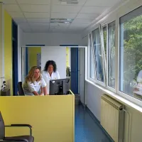 Takšna je sprejemnica za v Šempeter vabljene ženske.