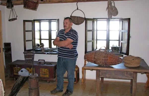 Hieronim Vidmar (na fotografiji v notranjosti Šrgalove domačije) se je poslovil v 57. letu starosti.